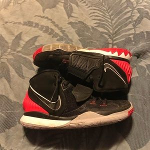 Kyrie 6 - gently worn